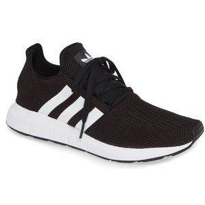 Adidas black and white casual tennis shoes